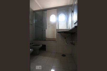 Casa para alugar com 205m², 3 quartos e 2 vagas Casa para alugar com 205m², 3 quartos e 2 vagasBanheiro