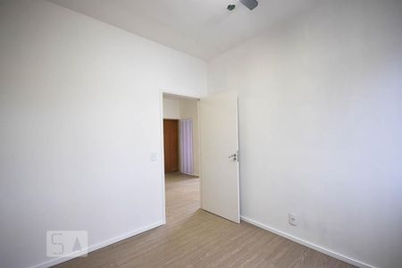 Quarto 1 de apartamento para alugar com 2 quartos, 50m² em Vila Butantã, São Paulo