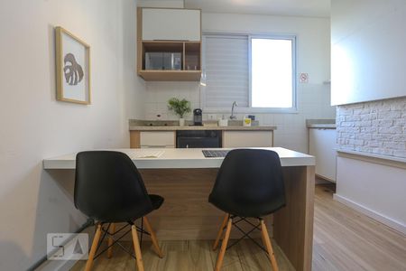 Cozinha de kitnet/studio para alugar com 1 quarto, 27m² em República, São Paulo