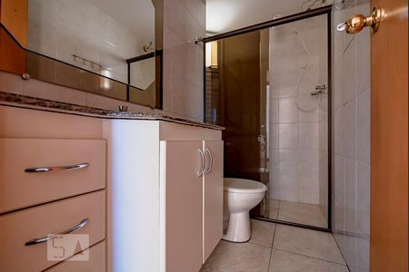Banheiro de apartamento à venda com 3 quartos, 80m² em Floresta, Belo Horizonte