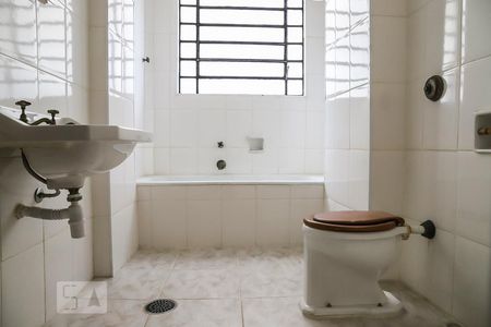 Banheiro de apartamento para alugar com 3 quartos, 90m² em Bela Vista, São Paulo