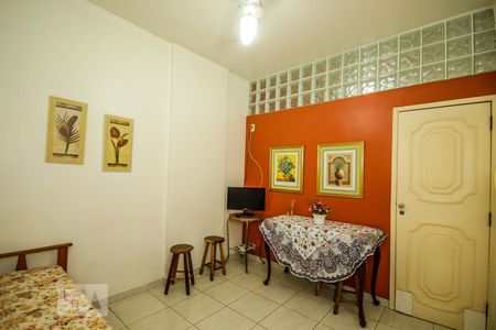 Sala de apartamento para alugar com 1 quarto, 50m² em Copacabana, Rio de Janeiro