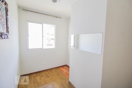 Quarto 1 de apartamento para alugar com 3 quartos, 62m² em Capão Raso, Curitiba