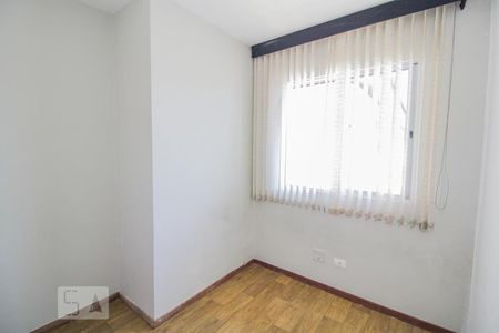 Quarto 2 de apartamento para alugar com 3 quartos, 62m² em Capão Raso, Curitiba