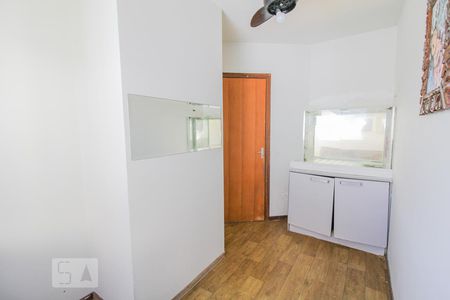 Quarto 1 de apartamento para alugar com 3 quartos, 62m² em Capão Raso, Curitiba