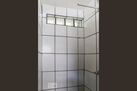 Banheiro de kitnet/studio para alugar com 1 quarto, 25m² em Aclimação, São Paulo