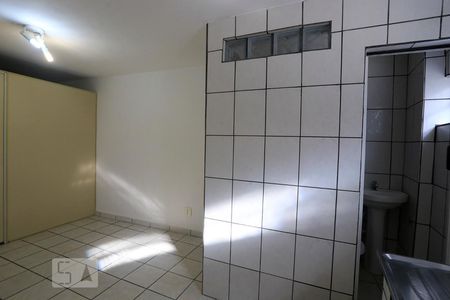 Entrada Banheiro de kitnet/studio para alugar com 1 quarto, 25m² em Aclimação, São Paulo