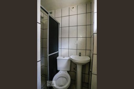 Banheiro de kitnet/studio para alugar com 1 quarto, 25m² em Aclimação, São Paulo