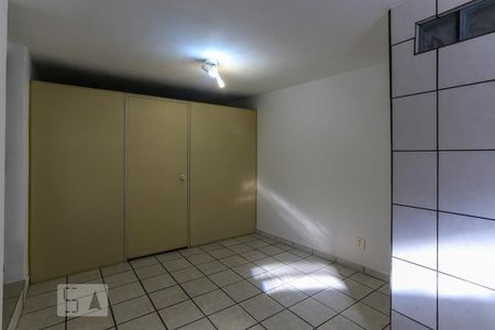 Entrada Quarto de kitnet/studio para alugar com 1 quarto, 27m² em Aclimação, São Paulo