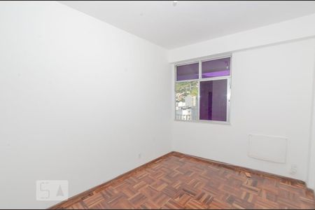 Quarto de apartamento à venda com 1 quarto, 74m² em Grajaú, Rio de Janeiro