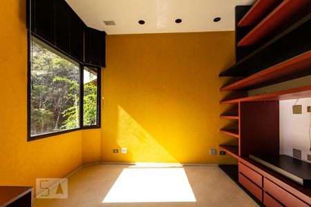 Sala de TV de apartamento à venda com 4 quartos, 350m² em Jardim Ampliação, São Paulo