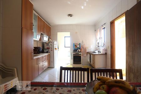 Cozinha - Armários de casa à venda com 3 quartos, 150m² em Jardim das Flores, Osasco