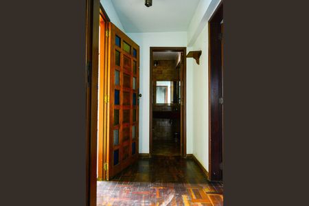 Corredor sala de casa para alugar com 5 quartos, 350m² em São Lucas, Belo Horizonte