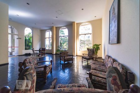 Apartamento à venda com 126m², 3 quartos e 1 vaga Apartamento à venda com 126m², 3 quartos e 1 vagaHall