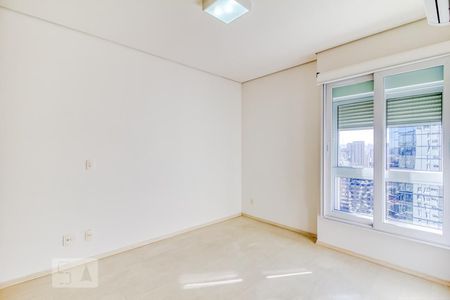 Suíte de apartamento à venda com 3 quartos, 133m² em Itaim Bibi, São Paulo