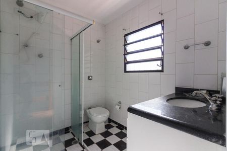 Banheiro de casa à venda com 2 quartos, 200m² em Vila Ester (zona Norte), São Paulo