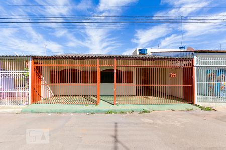 FACHADA de casa para alugar com 3 quartos, 200m² em Ceilândia Norte (ceilândia), Brasília