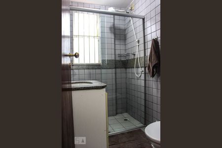 Banheiro social de apartamento para alugar com 3 quartos, 80m² em Sion, Belo Horizonte