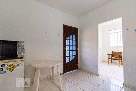 Cozinha de casa para alugar com 2 quartos, 65m² em Jaqueline, Belo Horizonte