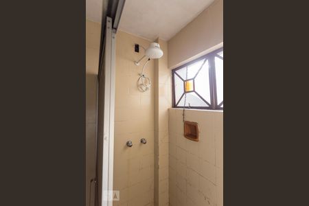 Banheiro de casa de condomínio à venda com 2 quartos, 110m² em Tristeza, Porto Alegre
