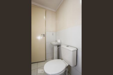 Banheiro de apartamento à venda com 2 quartos, 44m² em Centro, Guarulhos