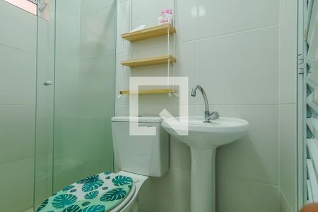 banheiro de kitnet/studio para alugar com 1 quarto, 19m² em Vila Monumento, São Paulo
