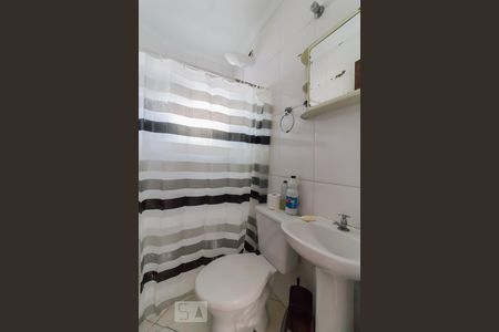 Banheiro de apartamento para alugar com 1 quarto, 45m² em Jardim Dourado, Guarulhos