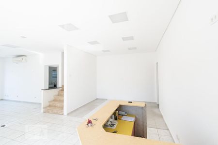 Sala de casa para alugar com 4 quartos, 230m² em Chácara Monte Alegre, São Paulo