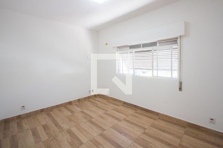 Casa para alugar com 270m², 4 quartos e 4 vagas Casa para alugar com 270m², 4 quartos e 4 vagasQuarto 4