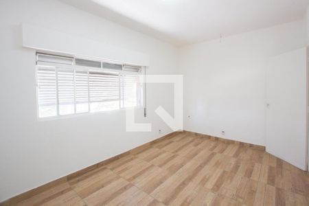 Casa para alugar com 270m², 4 quartos e 4 vagas Casa para alugar com 270m², 4 quartos e 4 vagasQuarto 4