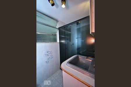 Banheiro de apartamento à venda com 2 quartos, 65m² em Fonseca, Niterói