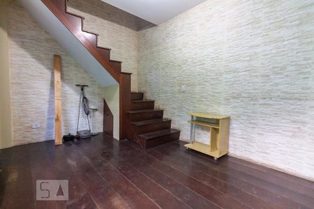 Sala de casa para alugar com 2 quartos, 110m² em Vila Pirajussara, São Paulo