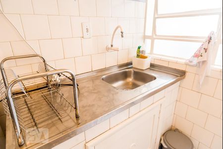 Cozinha de apartamento à venda com 1 quarto, 40m² em Jardim Floresta, Porto Alegre