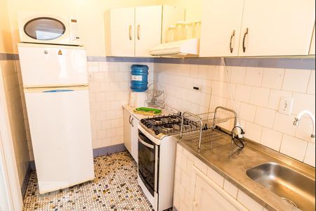 Cozinha de apartamento à venda com 1 quarto, 40m² em Jardim Floresta, Porto Alegre