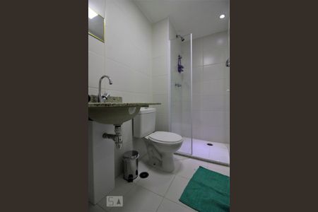 Banheiro de apartamento para alugar com 2 quartos, 56m² em Vila Andrade, São Paulo