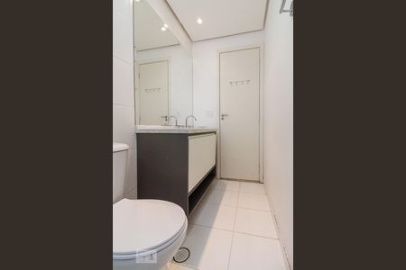 Banheiro de apartamento à venda com 2 quartos, 60m² em Vila Butantã, São Paulo