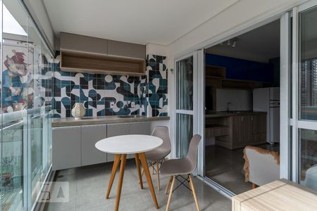 Varanda de kitnet/studio para alugar com 1 quarto, 32m² em Pinheiros, São Paulo