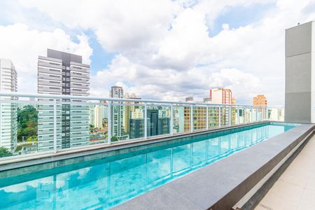 Piscina de kitnet/studio à venda com 1 quarto, 32m² em Pinheiros, São Paulo