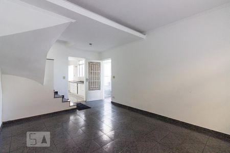 Sala de casa de condomínio à venda com 3 quartos, 220m² em Conjunto Residencial Santa Terezinha, São Paulo