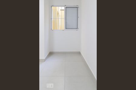 Quarto 2 de apartamento para alugar com 2 quartos, 45m² em Vila Mazzei, São Paulo