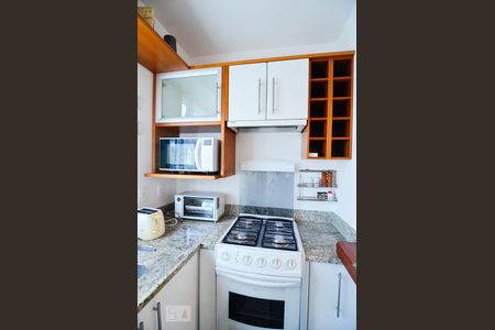 Cozinha de apartamento para alugar com 1 quarto, 70m² em Cambuí, Campinas