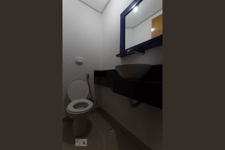 Lavabo de casa para alugar com 3 quartos, 109m² em Jardim América, Goiânia