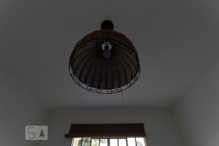 Lustre de casa para alugar com 3 quartos, 109m² em Jardim América, Goiânia