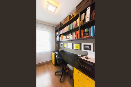 Escritório de apartamento à venda com 3 quartos, 125m² em Indianópolis, São Paulo