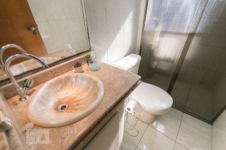 Banheiro de apartamento para alugar com 2 quartos, 51m² em Vila Vermelha, São Paulo