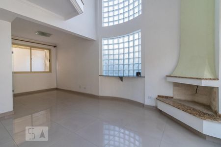 Sala de casa de condomínio para alugar com 3 quartos, 113m² em Portão, Curitiba