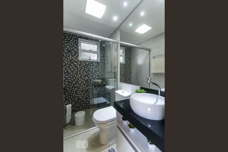 Banheiro de apartamento para alugar com 2 quartos, 63m² em Vila Antonieta, São Paulo