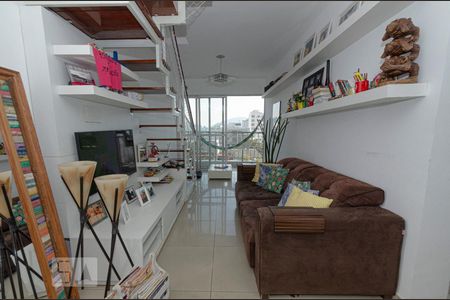 Apartamento para alugar com 2 quartos, 110m² em Grajau, Rio de Janeiro