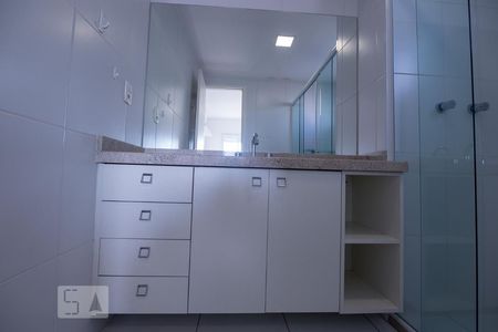 Banheiro Suíte de apartamento à venda com 2 quartos, 66m² em Parque Industrial Tomas Edson, São Paulo