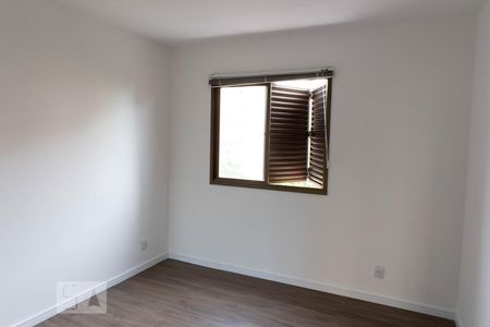 Quarto 2 de apartamento para alugar com 2 quartos, 78m² em Chácara das Pedras, Porto Alegre